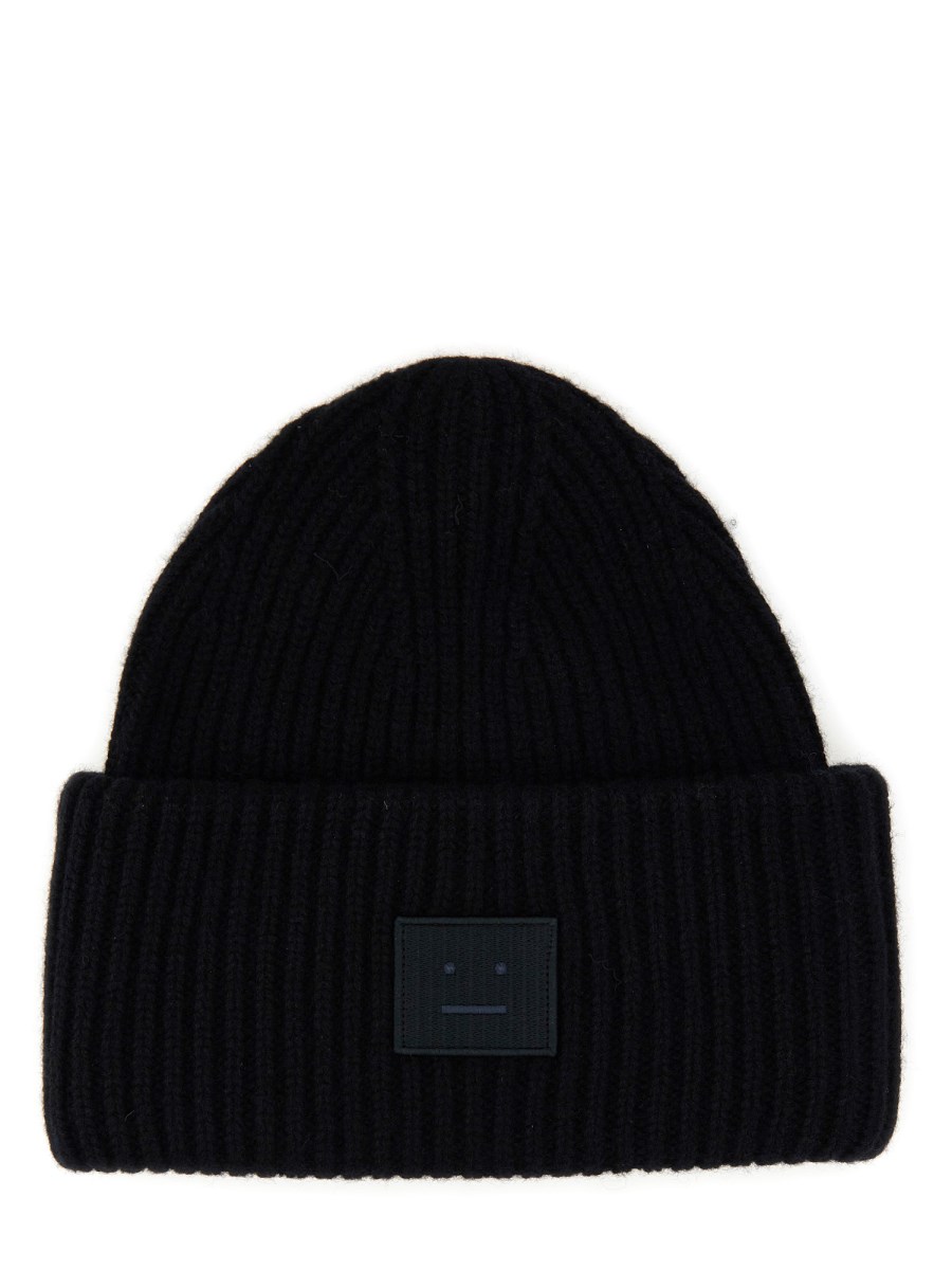 ACNE STUDIOS    CHUNKY BEANIE HAT WITH BIG FACE PATCH