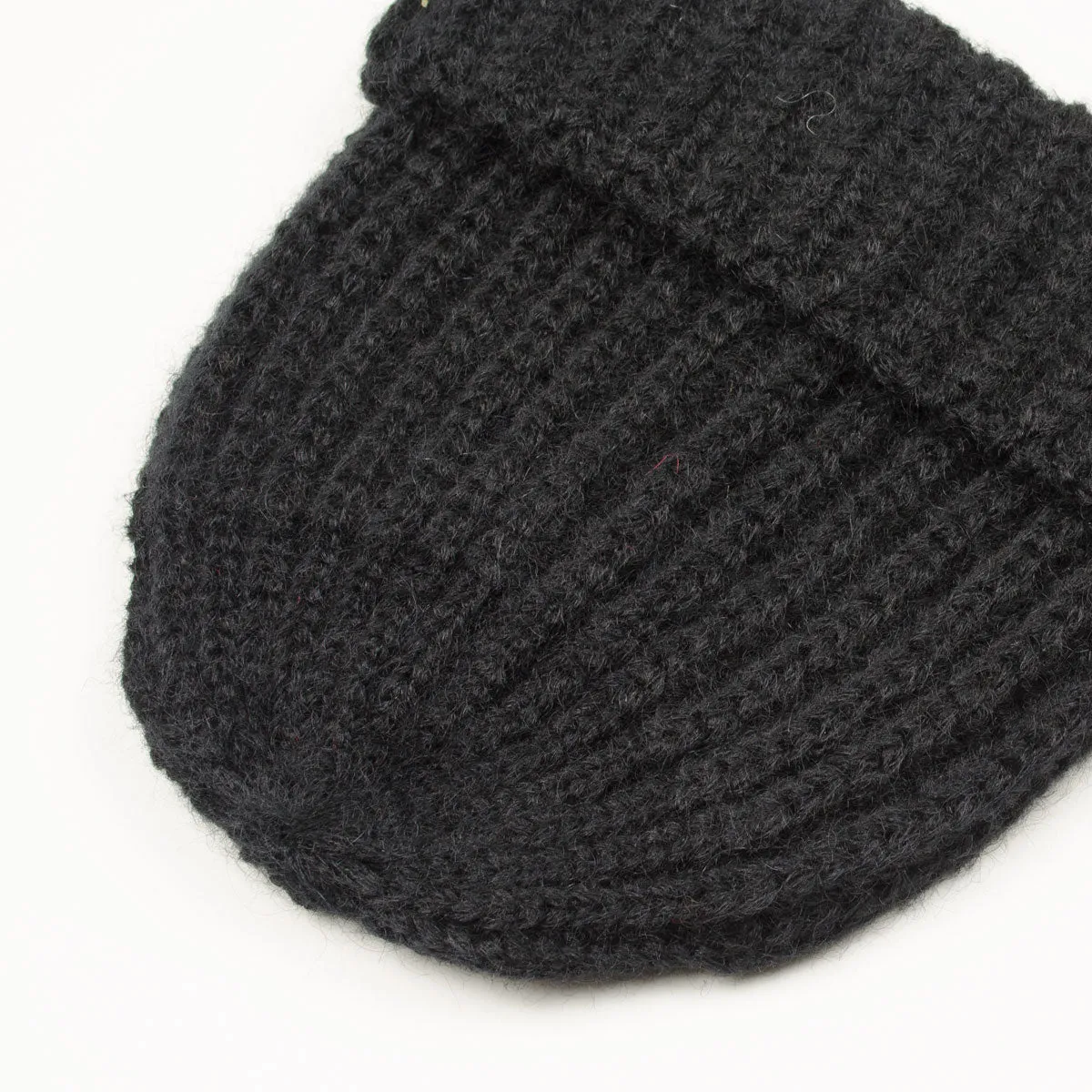 cableami - Mohair Tube-Yarn Beanie - Black