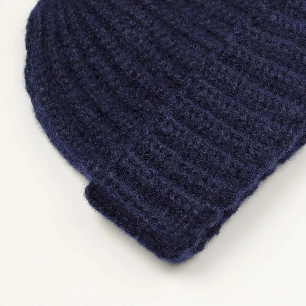 cableami - Mohair Tube-Yarn Beanie - Navy