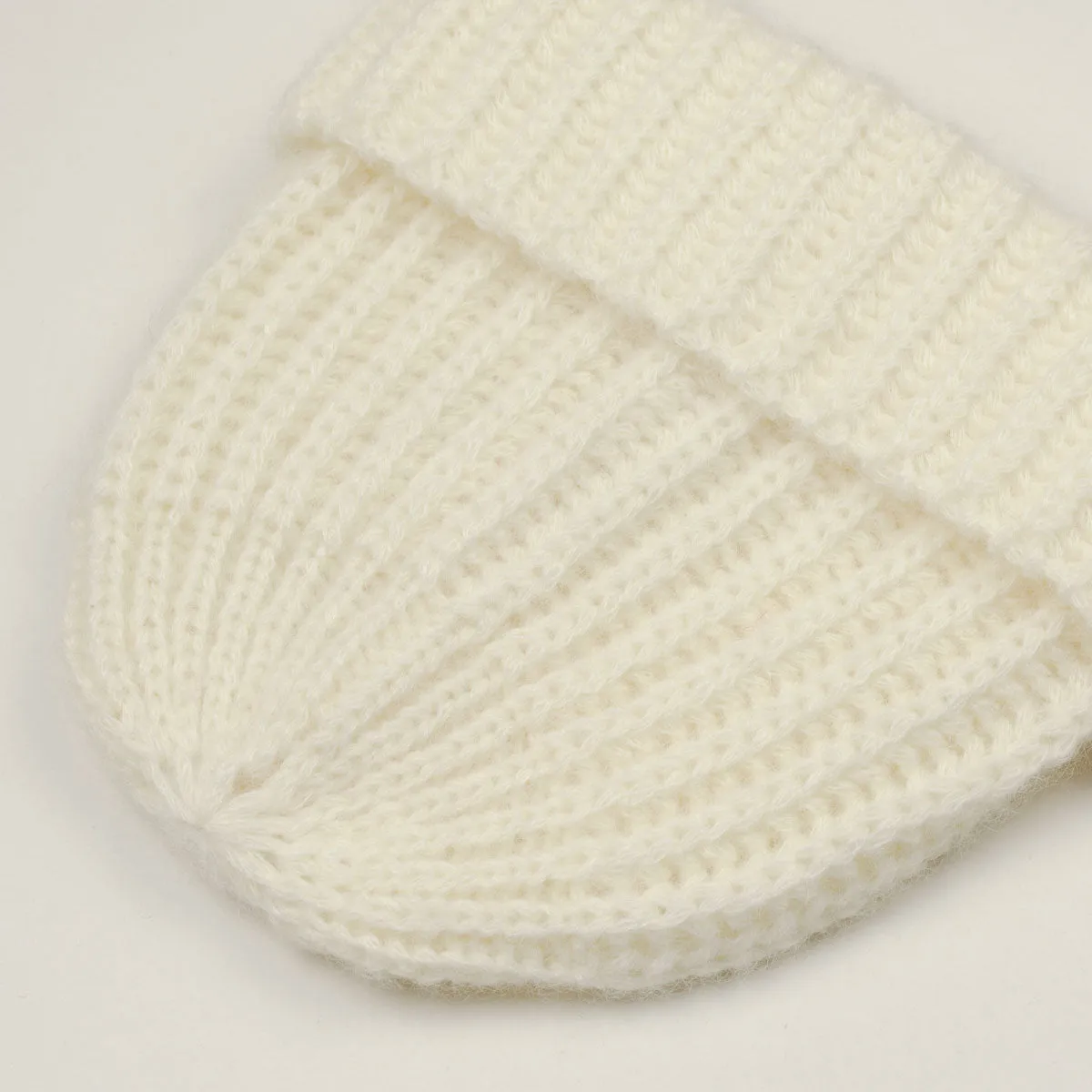 cableami - Mohair Tube-Yarn Beanie - White