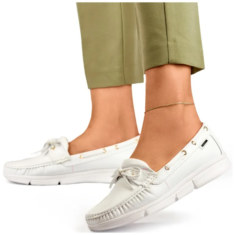 Comfortable women's moccasins in white. Comfortable women's moccasins