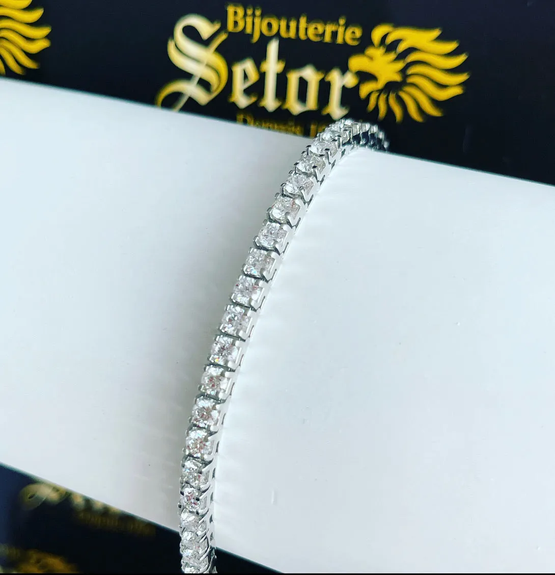 Diamond tennis bracelet