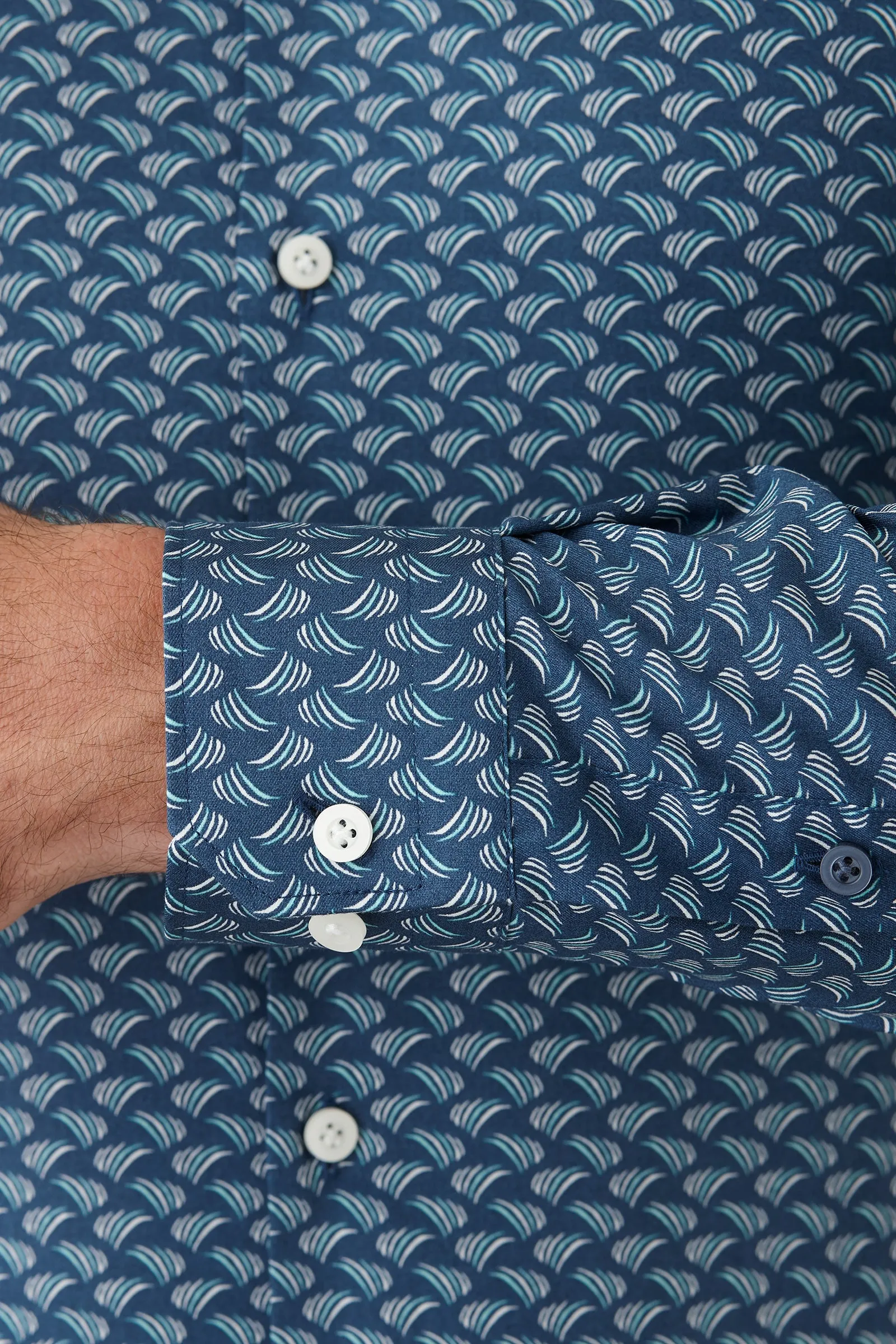 Gibson Motion Shirt - Blue/Teal Wave Print