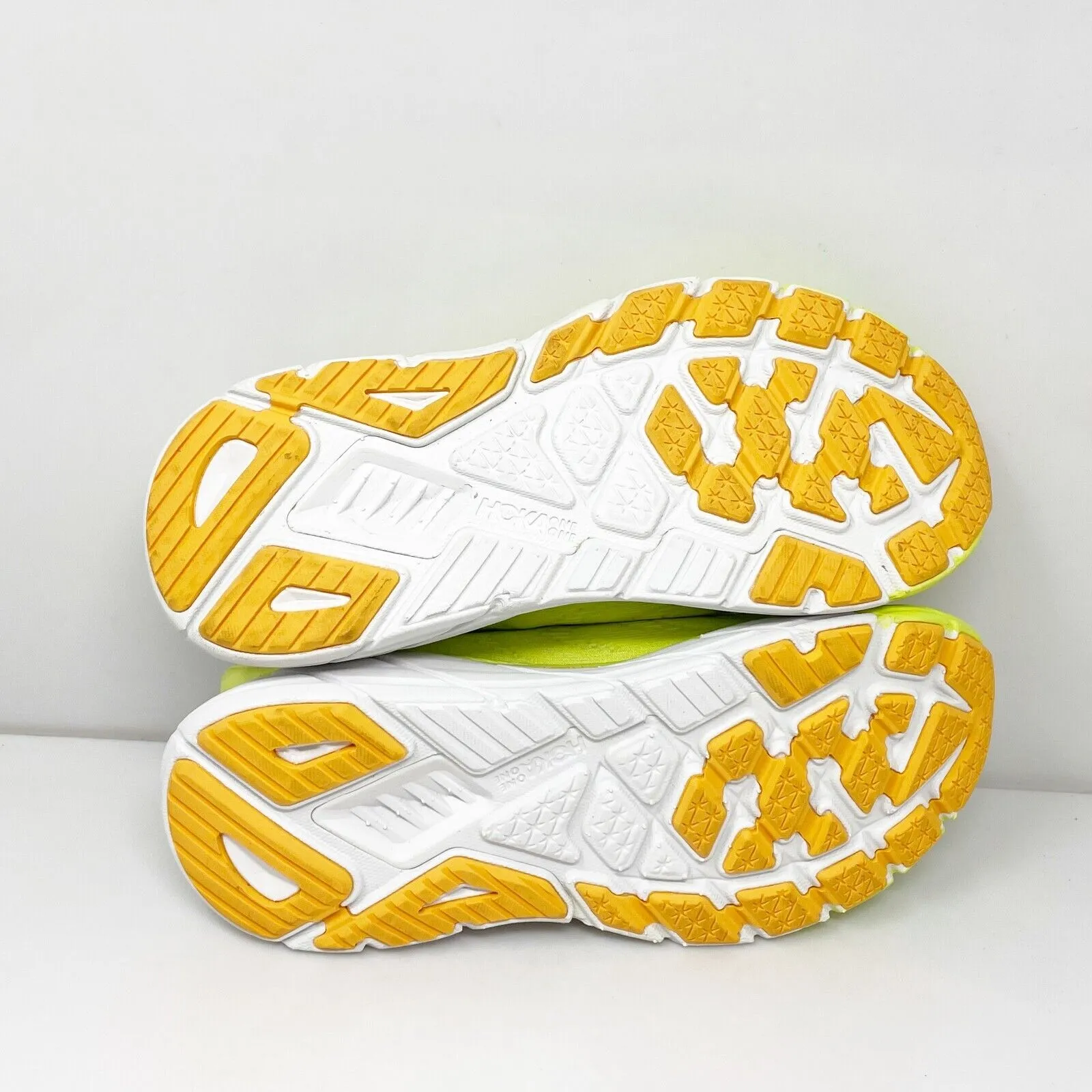 Hoka One One Womens Arahi 6 1123195 CGWHT Yellow Running Shoes Sneakers Sz 6.5 B