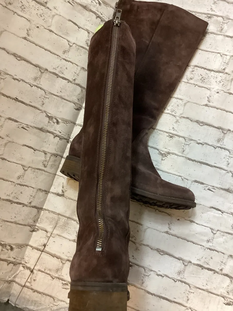 Used UGGS  SHOES 9.5 60044-S000543913