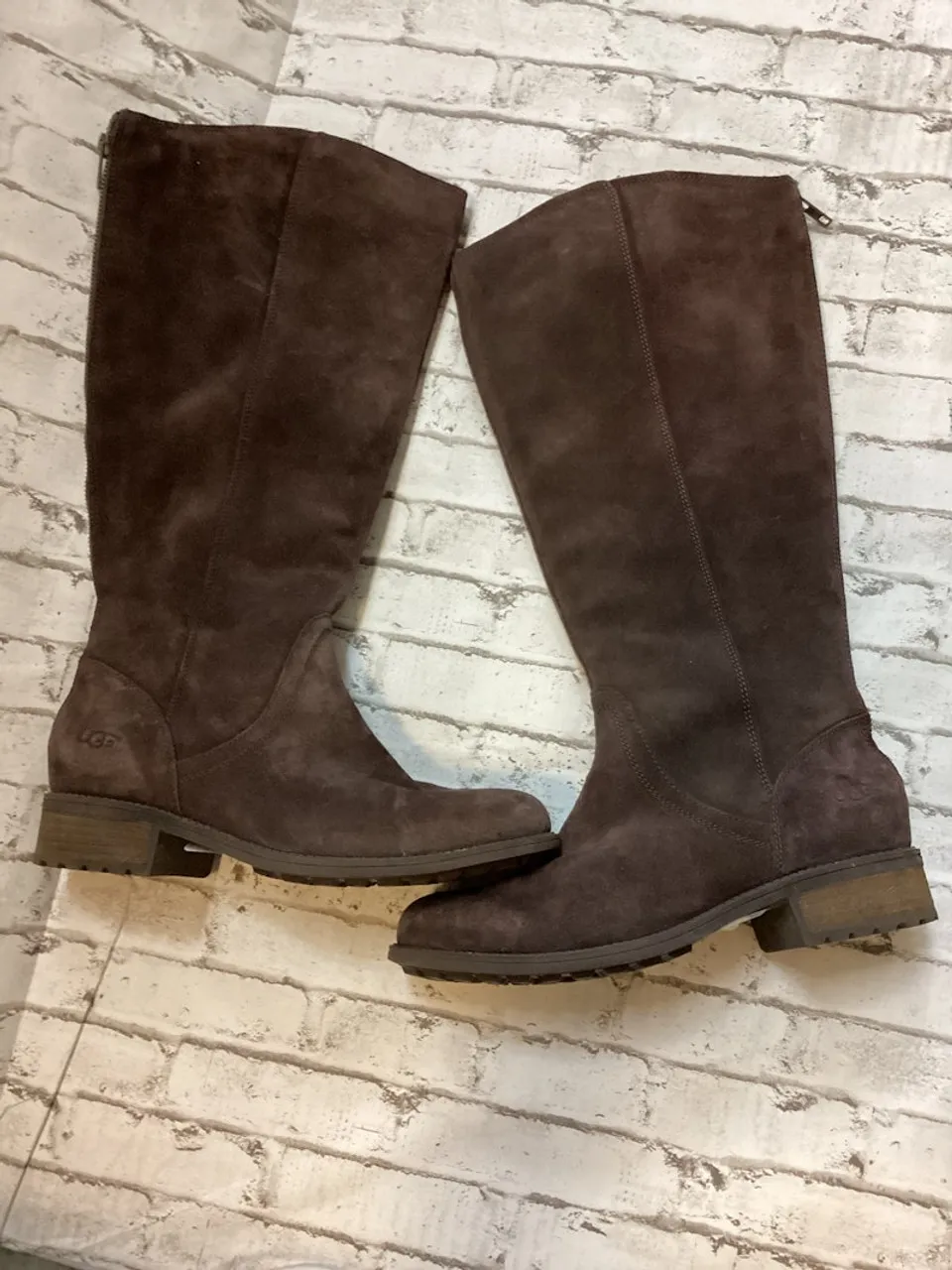 Used UGGS  SHOES 9.5 60044-S000543913