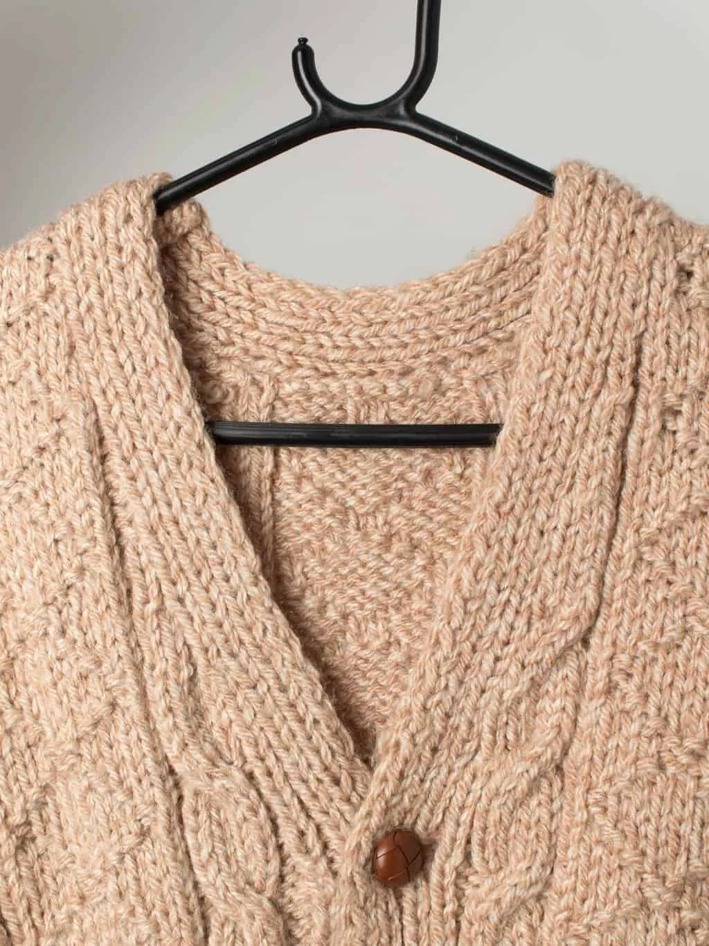 Vintage handknitted beige cardigan – Small / Medium